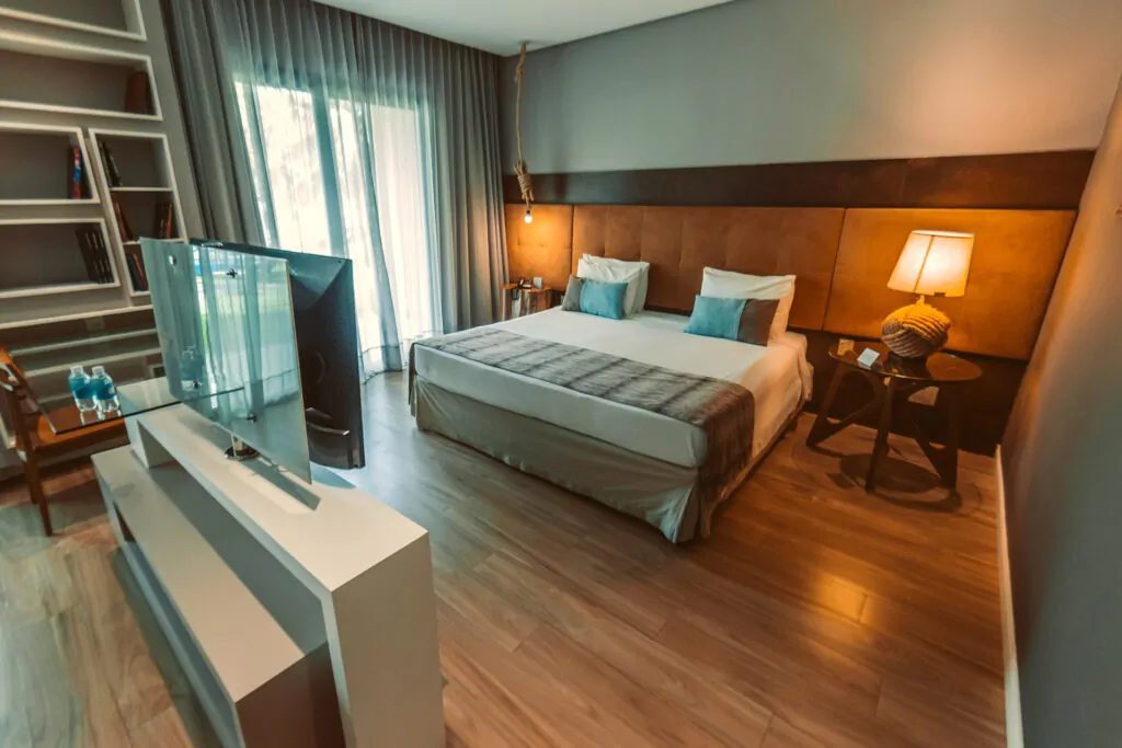 SUITE-PREMIUM-PISCINA-08-1-1024x683