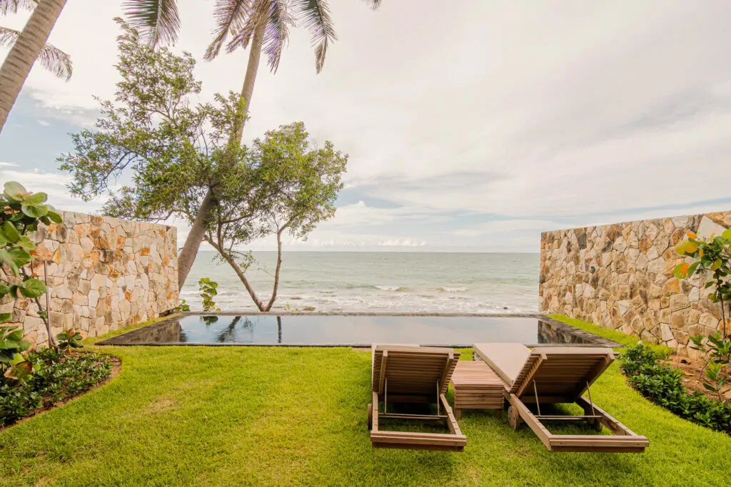 VILA-NORDESTINA-JANGADEIRO-PESCADOR-03-1024x683