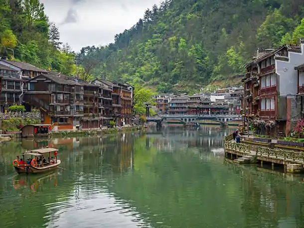 15_06_26_China_Plural TGK