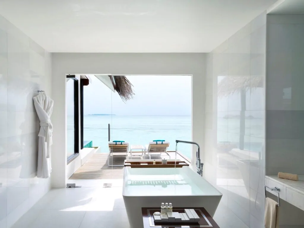 Niyama_Private_Islands_Over_Water_Pool_Villa_Bathroom-1024x768